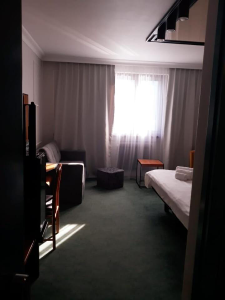 Hotel Celis Barcis Exterior photo